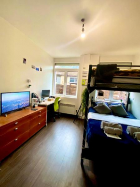 Appartement intégral , Nanterre La Défense Paris , propre à côté de tous commodité